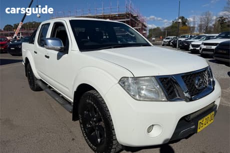 White 2011 Nissan Navara Dual Cab Pick-up St-X (4X4)