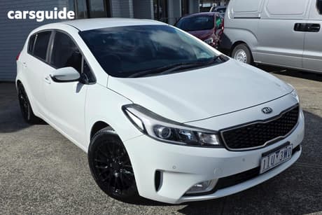 White 2016 Kia Cerato Hatchback S