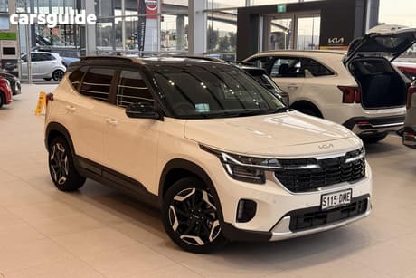 White 2025 Kia Seltos SUV