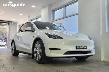 White 2023 Tesla Model Y Wagon Rear-Wheel Drive