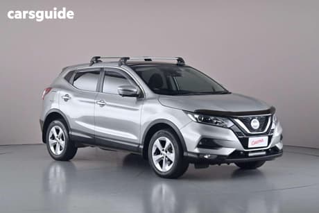 Silver 2019 Nissan Qashqai Wagon St+