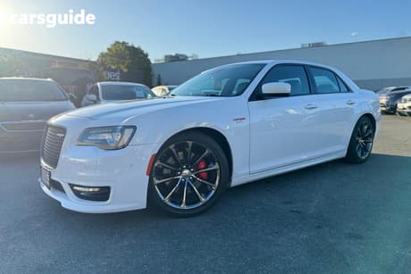White 2017 Chrysler 300 Sedan Srt Hyperblack