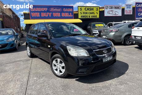 Black 2010 Kia RIO Hatchback S