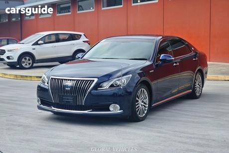 Blue 2014 Toyota Crown Sedan GWS214