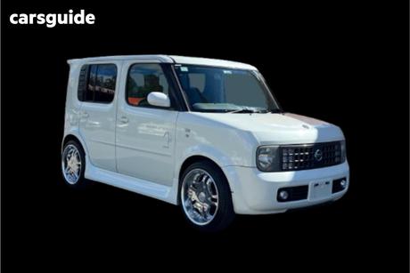White 2002 Nissan Cube Wagon