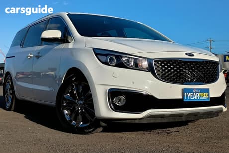 White 2016 Kia Carnival Wagon Platinum