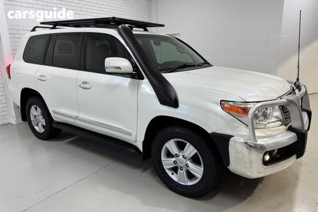 White 2013 Toyota Landcruiser Wagon Sahara (4X4)