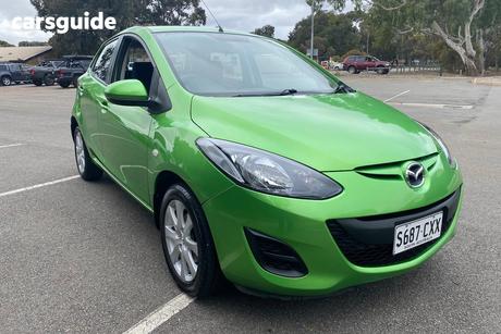 Green 2010 Mazda 2 Hatchback Maxx