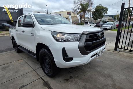 White 2020 Toyota Hilux Double Cab Pick Up Sr (4X4)