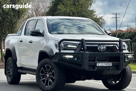White 2024 Toyota Hilux Double Cab Pick Up Rogue (4X4)