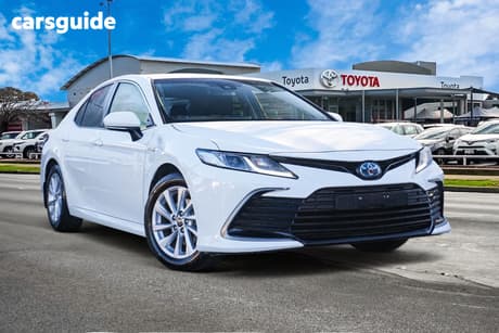 White 2022 Toyota Camry Sedan Ascent