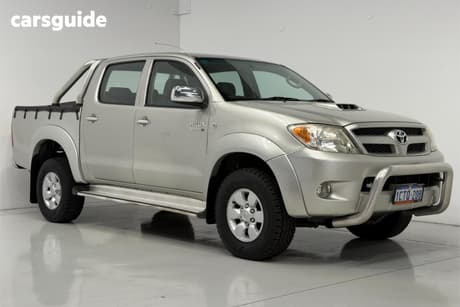 Silver 2008 Toyota Hilux Dual Cab Pick-up Sr5 (4X4)