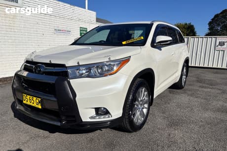 White 2015 Toyota Kluger Wagon Grande (4X4)