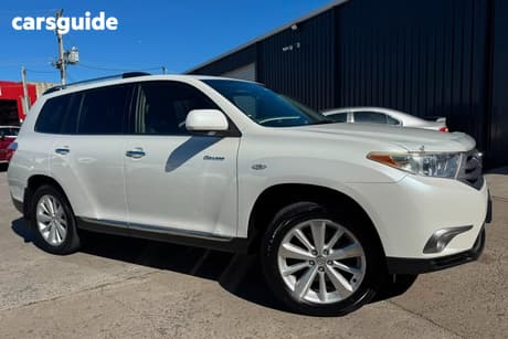 White 2013 Toyota Kluger Wagon Grande (4X4)
