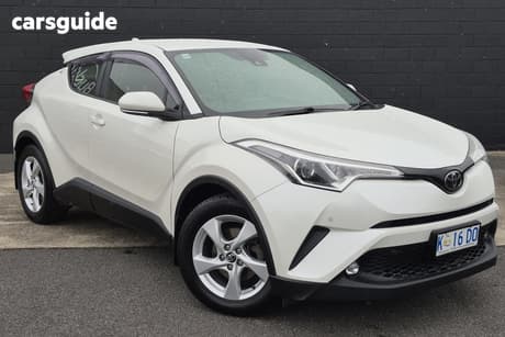 White 2018 Toyota C-HR Wagon (Awd)