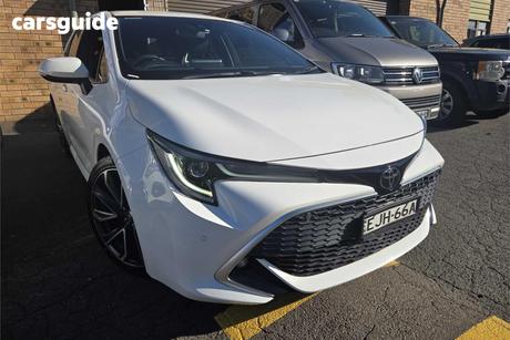 White 2019 Toyota Corolla Hatchback Zr