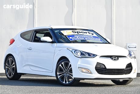 White 2015 Hyundai Veloster Coupe