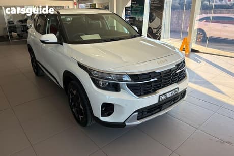 White 2026 Kia Seltos Wagon Sport+ (Awd)