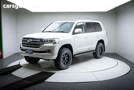 White 2017 Toyota Landcruiser Wagon Sahara (4X4)
