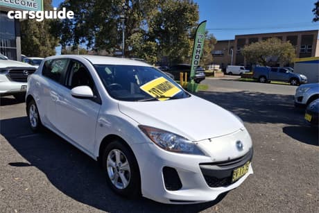 White 2013 Mazda 3 Hatchback Neo