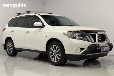 White 2016 Nissan Pathfinder Wagon St (4X2)