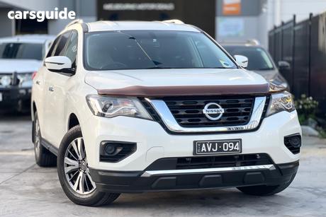 White 2017 Nissan Pathfinder Wagon St (4X4)
