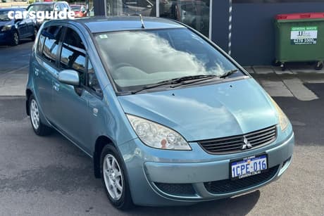 Blue 2007 Mitsubishi Colt Hatchback Es