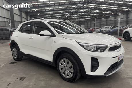 White 2022 Kia Stonic Wagon S