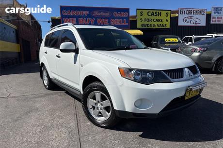 White 2008 Mitsubishi Outlander Wagon Ls