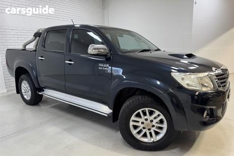 Black 2013 Toyota Hilux Dual Cab Pick-up Sr5 (4X4)