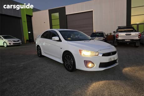 White 2017 Mitsubishi Lancer Sedan Es Sport
