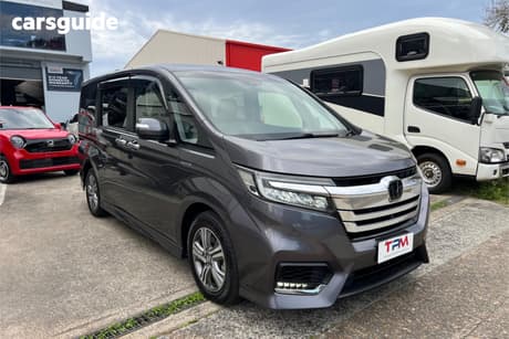 Grey 2017 Honda Stepwagon OtherCar
