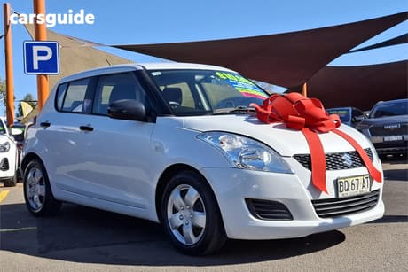 White 2012 Suzuki Swift Hatchback Ga