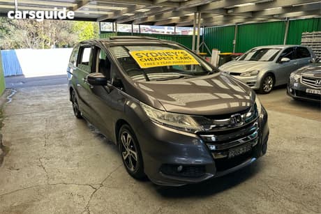 Grey 2015 Honda Odyssey Wagon Vti-L