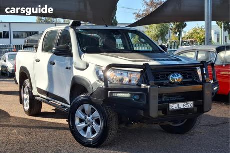 White 2019 Toyota Hilux Double Cab Pick Up Rugged (4X4)