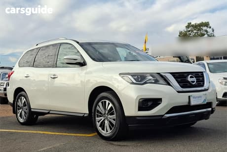 White 2017 Nissan Pathfinder Wagon St (4X4)