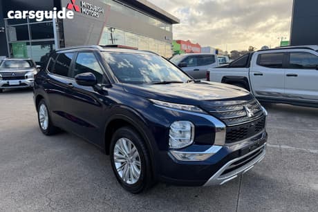 Blue 2024 Mitsubishi Outlander Wagon Ls 7 Seat (2Wd)