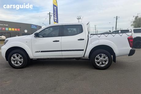 White 2022 Nissan Navara Dual Cab Pick-up Sl (4X2)