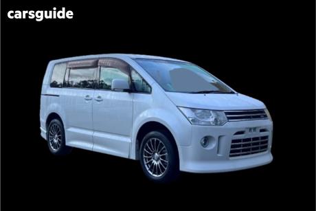 White 2007 Mitsubishi Delica OtherCar