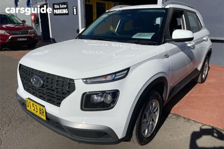 White 2023 Hyundai Venue Wagon