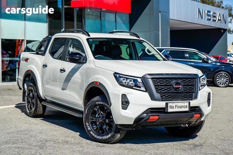 White 2025 Nissan Navara Dual Cab Pick-up Pro-4X (4X4)