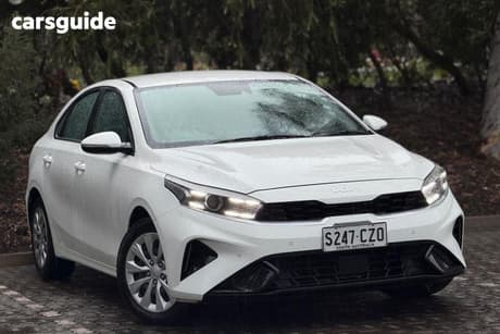 White 2023 Kia Cerato Sedan S