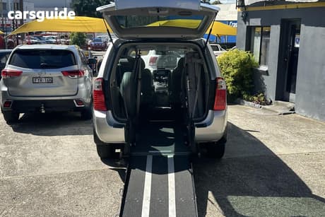 Silver 2014 Kia Grand Carnival Wagon Si