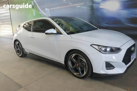 White 2019 Hyundai Veloster Hatch PREMIUM