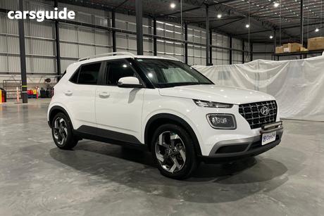 White 2022 Hyundai Venue Wagon Elite (Black) Sunroof