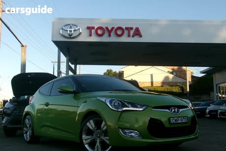 Green 2013 Hyundai Veloster Coupe +