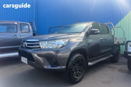 Grey 2015 Toyota Hilux Dual Cab Chassis Sr (4X4)