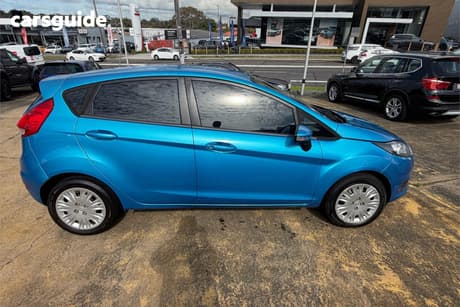Blue 2013 Ford Fiesta Hatchback Cl