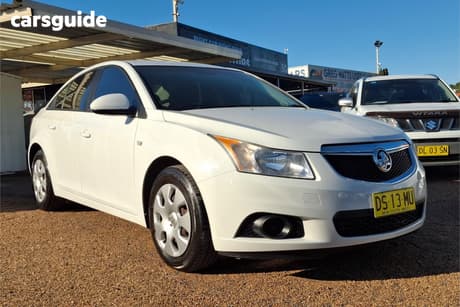 White 2011 Holden Cruze Sedan Cd