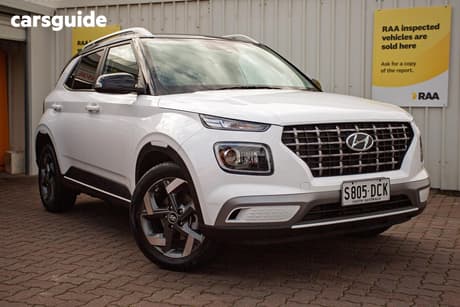 White 2024 Hyundai Venue Wagon Elite (Black) Sunroof